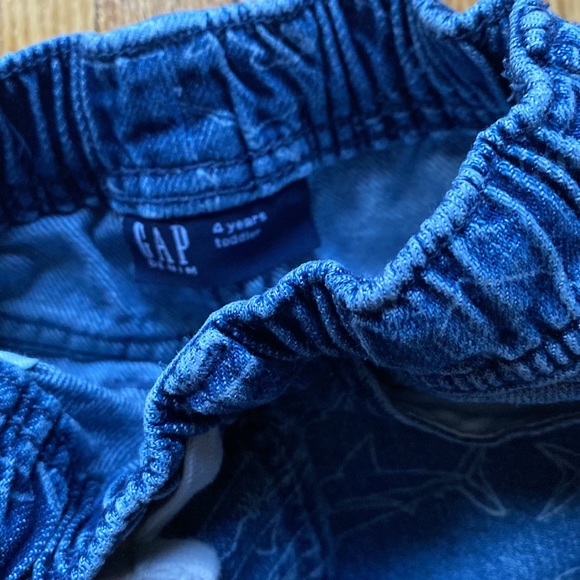 Lot of 4t jeans and jean shorts - Picture 3 of 5